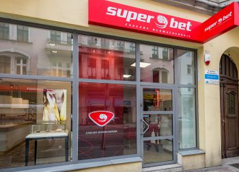 Gigant inwestycyjny wesprze Superbet