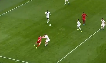 Lewandowski ośmieszył obrońcę Tottenhamu. Internauci bezlitośni w komentarzach (VIDEO)