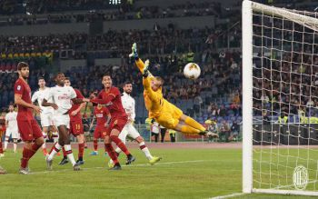 Krzysztof Piątek znowu z ławki. Nie odmienił Milanu w Rzymie. Podobnie jak Stefano Pioli po przejęciu sterów