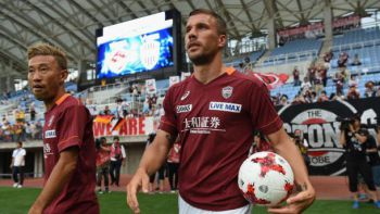 Przegląd Sportowy: Lukas Podolski coraz bliżej Górnika Zabrze. Chce w Polsce robić interesy