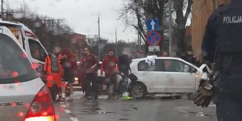 Młodzi piłkarze Pogoni jechali na trening. Mieli wypadek. Pozostaną w szpitalu
