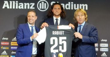 Mama Rabiot znowu rozrabia. Tym razem namówiła syna do strajku. W Juventusie są wściekli