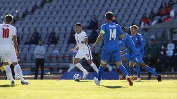 Szalona końcówka w meczu Islandia - Anglia. Jedni strzelili karnego, drudzy nie...