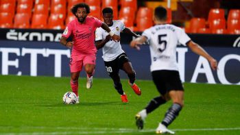 Klęska Realu z Valencią. Dobrze się zaczęło, fatalnie skończyło. 3 gole gospodarzy z rzutów karnych i samobój pogrążyły Królewskich (VIDEO)