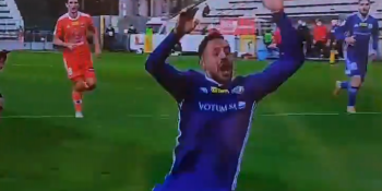 Kolejna wielka wpadka sędziego w Fortuna I lidze. Aktorstwo na poziomie żenującym zadziałało! Sprawiedliwość się jednak obroniła (VIDEO)