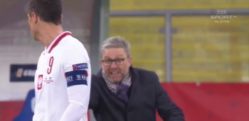 Robert Lewandowski zmieniony w przerwie meczu z Holandią. Wiadomo, co się stało. Poszło o spięcie z selekcjonerem? (VIDEO)