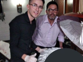Pracownicy zakładu pogrzebowego zrobili sobie zdjęcia z ciałem Diego Maradony! Fotografie trafiły do sieci...