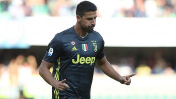 Sami Khedira nie chciał do Rosji, więc trafi do Anglii. Może wylądować pod skrzydłami byłego trenera, o czym marzył
