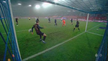 W jednej akcji stracili piłkarza i gola. Pogoń przegrała w Zabrzu z Górnikiem. Były kontrowersje (VIDEO)