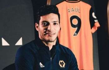 Raul Jimenez już po poważnej operacji pękniętej czaszki. Nie wiadomo, czy wróci do gry!