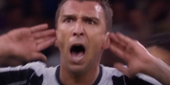Szykuje się zaskakujący transfer Mario Mandżukicia. Znany napastnik zagra u Nenada Bjelicy