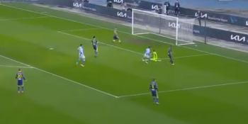 Ekspresowy gol Napoli. Rekord klubu nie dał jednak nawet punktu (VIDEO). Mnóstwo błędów Piotra Zielińskiego