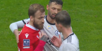 Legia-Wisła: Zaczęło się od szpaleru, boiskowych uprzejmości było mniej, ale koniec końców... 