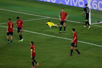 Hiszpanie rozczarowali na początek. Byli blisko porażki ze Szwecją, byli też blisko zwycięstwa... (VIDEO)