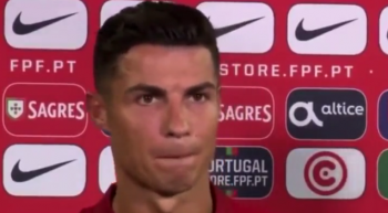 Zaskakujące zachowanie Cristiano Ronaldo po pobiciu rekordu bramek (VIDEO)