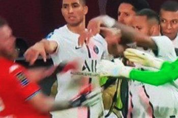 Gwiazdom PSG puścił nerwy. Całe zajście sprowokował Kylian Mbappe (VIDEO)
