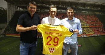 Przemysław Frankowski odpalił na Stade Velodrome. Co za gol Polaka z RC Lens (VIDEO)