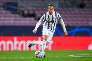 Konflikt w Juventusie, agent piłkarza atakuje klub