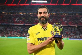 Ostro walczyli, ale po meczu rywal Lewandowskiego pokazał wielką klasę i docenił Polaka