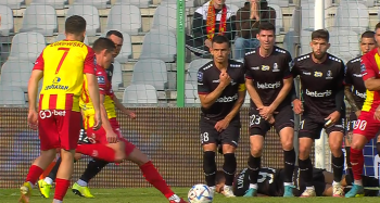 VAR i gol tchnął drugie życie w Koronę. Kielczanie walczyli o cenny punkt, ale wyrwać go Pogoni nie zdołali (VIDEO)