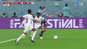 Skandaliczne sceny po meczu Urugwaju z Ghaną. Wściekły Edinson Cavani zniszczył VAR (VIDEO)