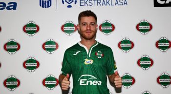 Ledwie zadebiutował w Ekstraklasie, a już klub podjął decyzję, by przedłużyć z nim kontrakt
