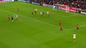 Pechowe samobójcze gole z końcówki zabrały Manchesterowi United zwycięstwo. Nieoczekiwany bohater Juventusu (VIDEO)
