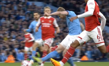 Manchester City wygrał bitwę o mistrzostwo. Ekipa Pepa Guardioli rozjechała Arsenal na Etihad Stadium