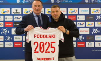Lukas Podolski szczerze o przedłużeniu kontraktu. “Gdybyśmy spadli, to i tak bym przedłużył”