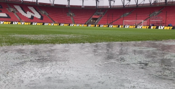 Mecz PKO BP Ekstraklasy odwołany. Widzew zagra z beniaminkiem w innym terminie i na lepszej murawie