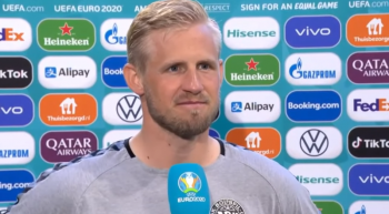 Czerwona latarnia Premier League idzie po wzmocnienia. Chce Kaspra Schmeichela i powrotu napastnika do Anglii