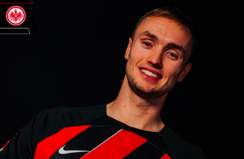 Dwumetrowy snajper wraca z Anglii do Bundesligi. Musi szybko się odbudować po poważnej kontuzji (VIDEO)