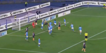 Co za golazo w Serie A. Wszedł na murawę i po chwili w taki sposób uciszył Neapol (VIDEO)