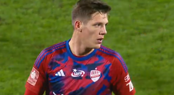 Raków ograł Pogoń i zachował szanse na podium i europejskie puchary. Fatalny mecz obrońcy gości (VIDEO)