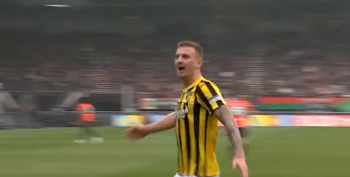 Polskie gole na koniec sezonu w Eredivisie. Kacper Kozłowski strzelił gigantowi (VIDEO)