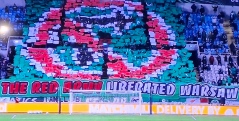 Skandaliczny transparent okazał się niewidzialny dla UEFA. Jak widać na polskie kluby mają oddzielny kodeks karny...