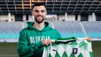 Nie rozwinął się, nie spełnił nadziei. Jurgen Celhaka odszedł z Legii Warszawa. Trafił do niedawnego rywala Jagiellonii Białystok