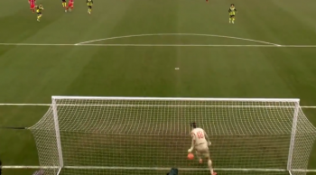 Ciężary Manchesteru City w meczu Pucharu Anglii z trzecioligowcem. Kuriozalny gol samobójczy (VIDEO) Ciężary Manchesteru City w meczu Pucharu Anglii z trzecioligowcem. Kuriozalny gol samobójczy (VIDEO)