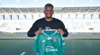 Radomiak wygrał niedawno o niego walkę. Teraz napastnik chce szybko opuścić klub!