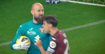 Inny gigant chce uprzedzić Manchester United. Chodzi o transfer byłego bramkarza Lechii Gdańsk