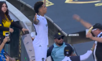Sensacja w KMŚ. PSG pokonane. Strzał, rykoszet, gol i mamy niespodziewanego lidera (VIDEO)