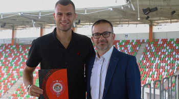 Obrońca Puszczy Niepołomice zostaje w PKO BP Ekstraklasie. Ma nowy klub