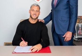 Ciekawy transfer znanego napastnika! Zagra w Crvena Zvezda Ciekawy transfer znanego napastnika! Zagra w Crvena Zvezda