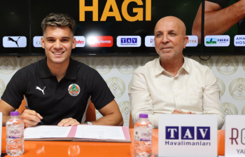 Ianis Hagi nie chciał do Legii i czekał na lepsze oferty. Ostatecznie wylądował w Turcji