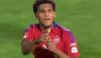 Raków Częstochowa wyrwał zwycięstwo na gorącym terenie. Miał trochę szczęścia. Gol w doliczonym czasie dał wygraną (VIDEO)