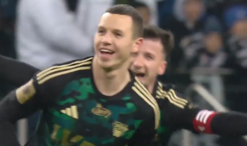 Legia nadal fatalna, Legia nadal beznadziejna, ale na Lechii zemściły się zmarnowane okazje. W 94. minucie straciła zwycięstwo przy Łazienkowskiej (VIDEO)