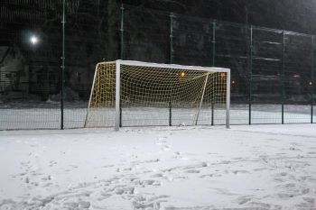 Zima pokrzyżowała plany w czołowej lidze. Już dwa spotkania przełożone przez aurę