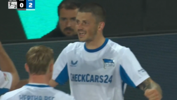 Dawid Kownacki wyleciał z boiska. Tak zarobił czerwoną kartkę polski napastnik Herthy (VIDEO)