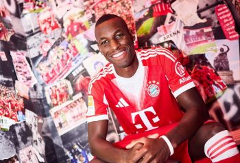 Środkowy napastnik Bayernu wraca do Premier League! 