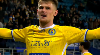 Media: Pogoń Szczecin chce wydać wielkie pieniądze za napastnika Motoru! Padła mocna oferta ze strony Portowców. Jest też opcja rezerwowa z Radomiaka Media: Pogoń Szczecin chce wydać wielkie pieniądze za napastnika Motoru! Padła mocna oferta ze strony Portowców. Jest też opcja rezerwowa z Radomiaka